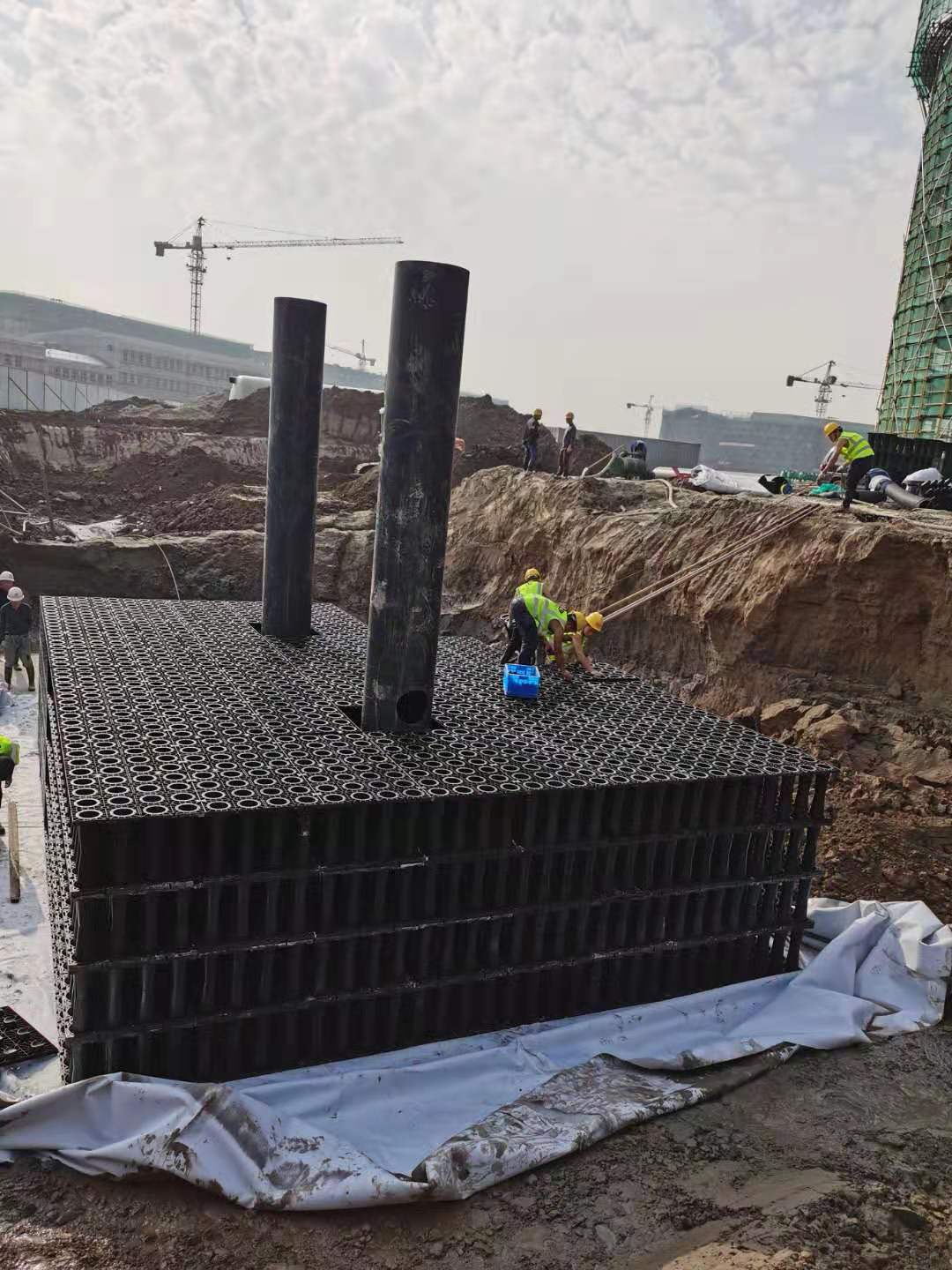 德信君臣府雨水收集系统施工